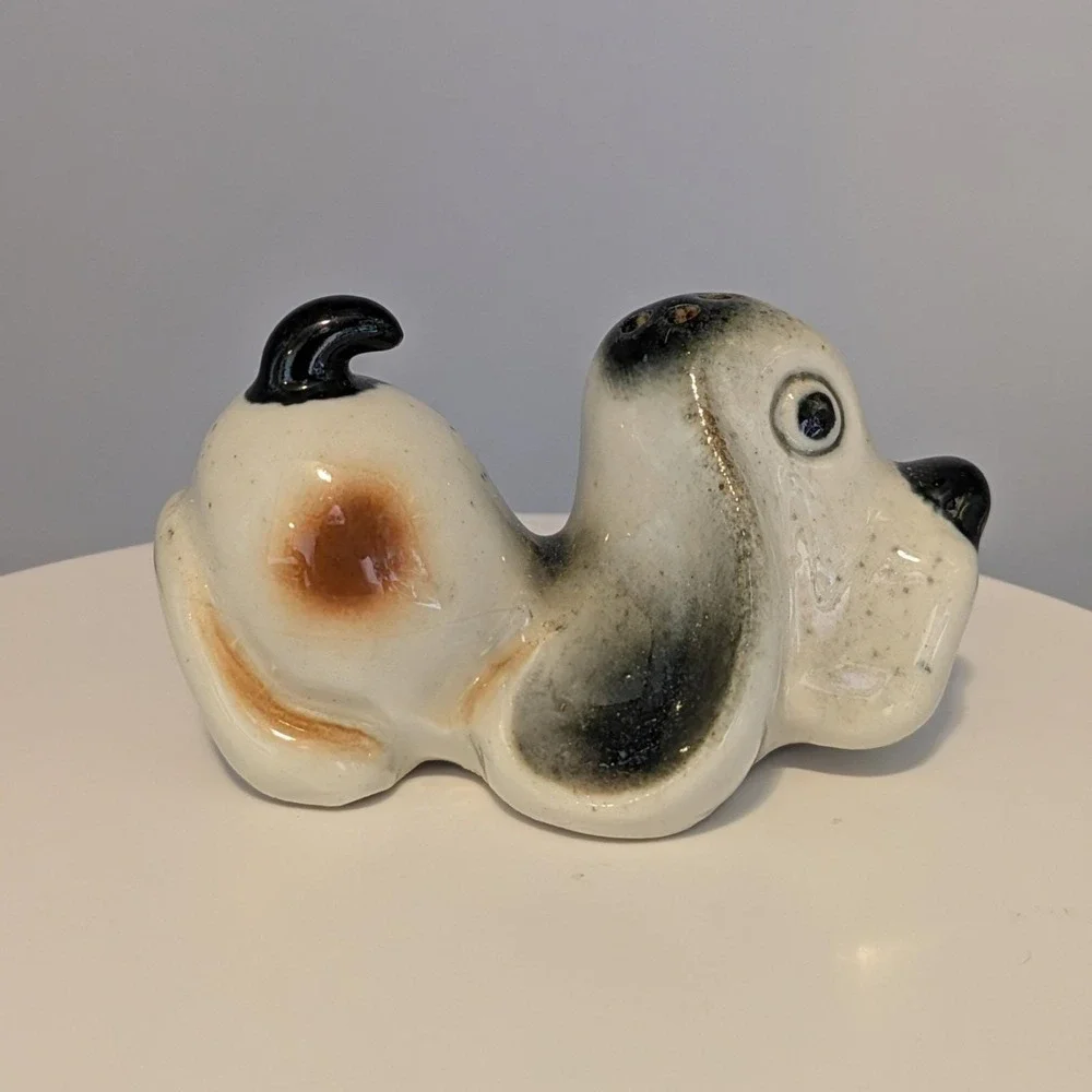 Vintage Basset Hounds Beagle Dogs Salt Pepper Shakers Big Ears Anthropomorphic